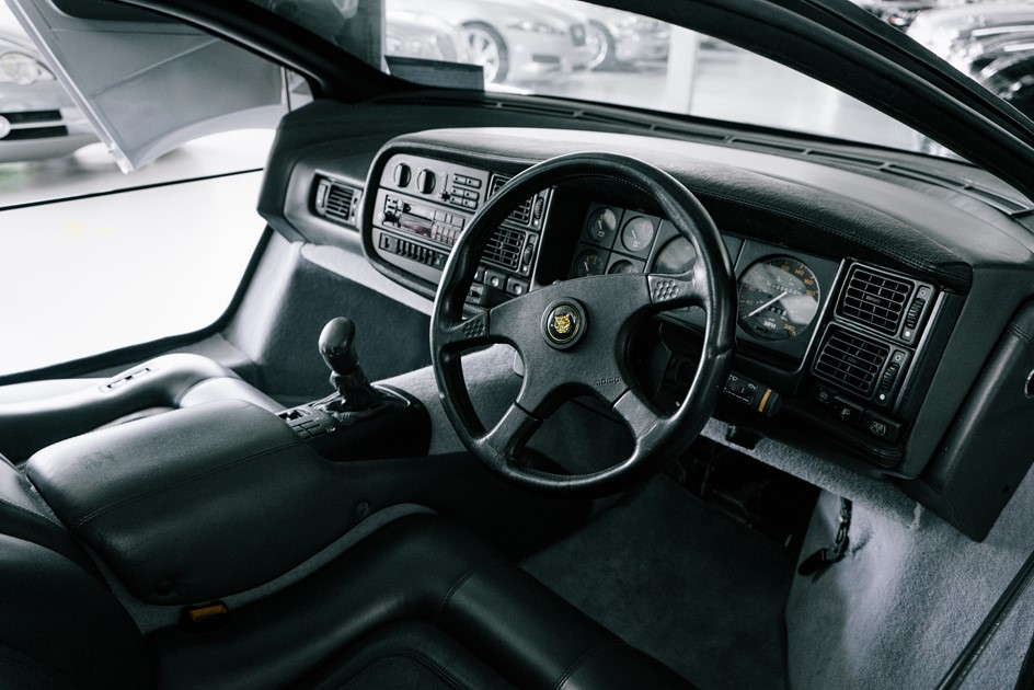 The interior of the Jaguar XJ220 with heated seats and air con