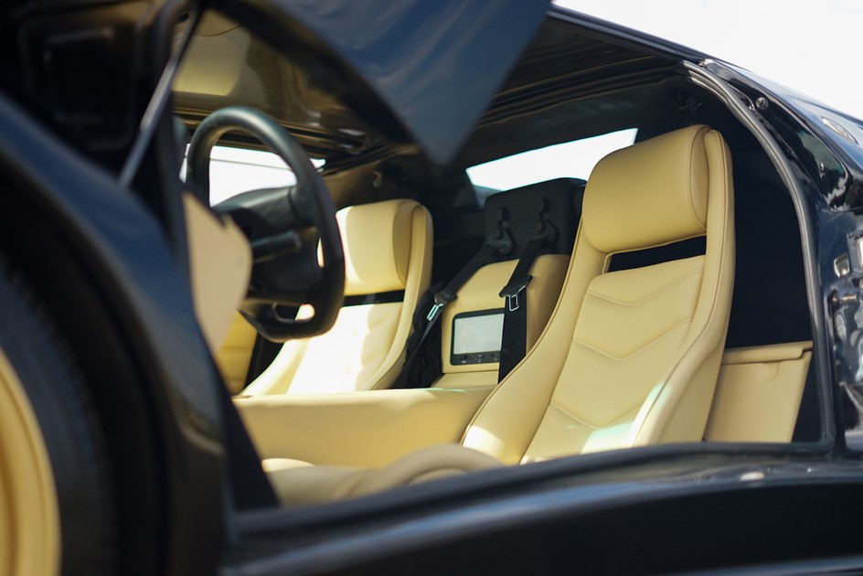 An interior shot of the Lamborghini Diablo VTTT Roadster