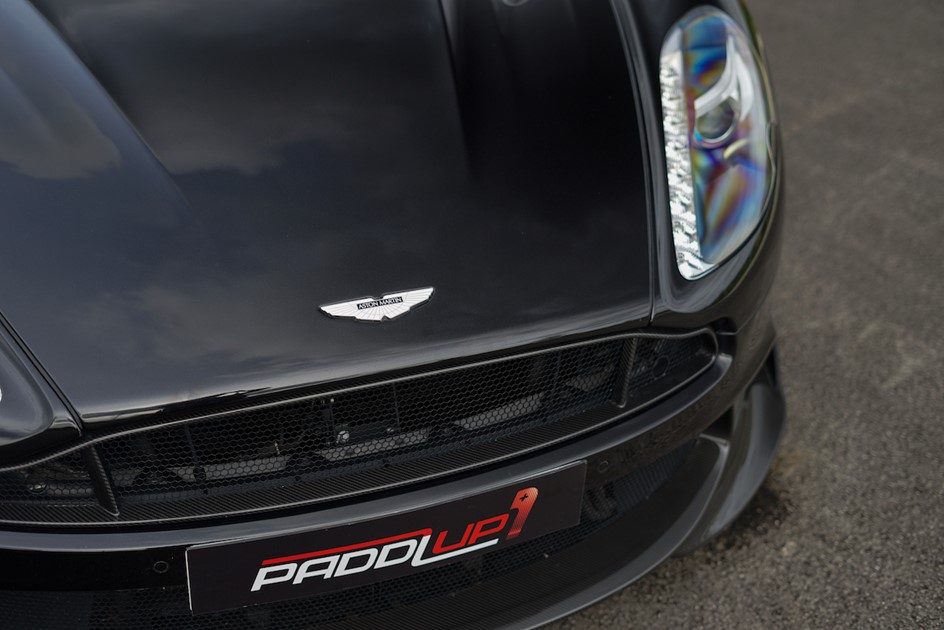 Aston Martin Vanquishs Black8