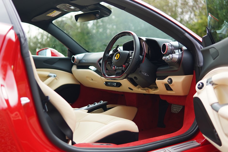 Paddlup Ferrari F8 Tributo Internal 13
